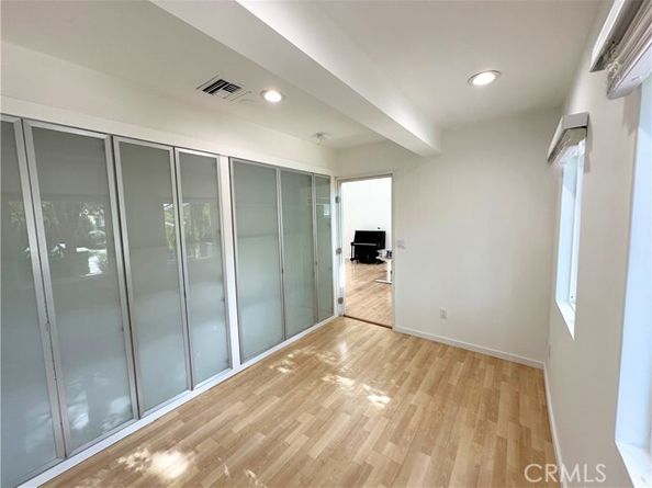 22037 Ybarra, Woodland Hills (los Angeles) CA 91364