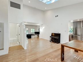 22037 Ybarra, Woodland Hills (los Angeles) CA 91364