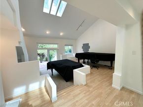 22037 Ybarra, Woodland Hills (los Angeles) CA 91364