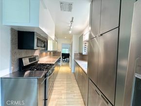 22037 Ybarra, Woodland Hills (los Angeles) CA 91364