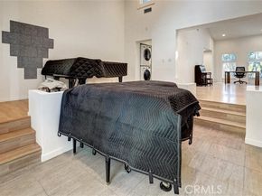 22037 Ybarra, Woodland Hills (los Angeles) CA 91364