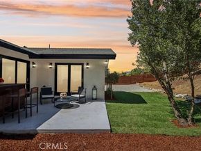 11060 Vanda Way, Burbank CA 91352