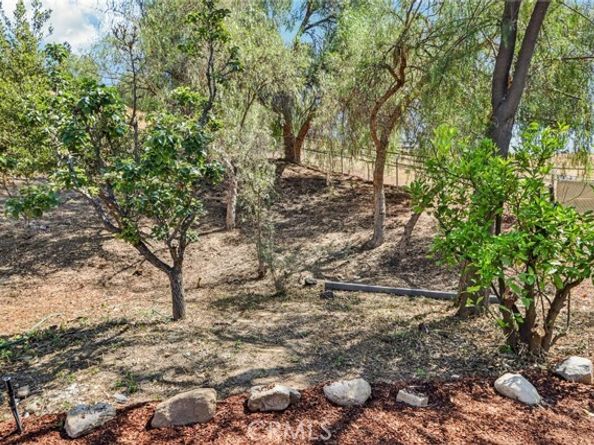 11060 Vanda Way, Burbank CA 91352