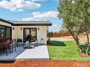 11060 Vanda Way, Burbank CA 91352