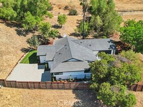 11060 Vanda Way, Burbank CA 91352