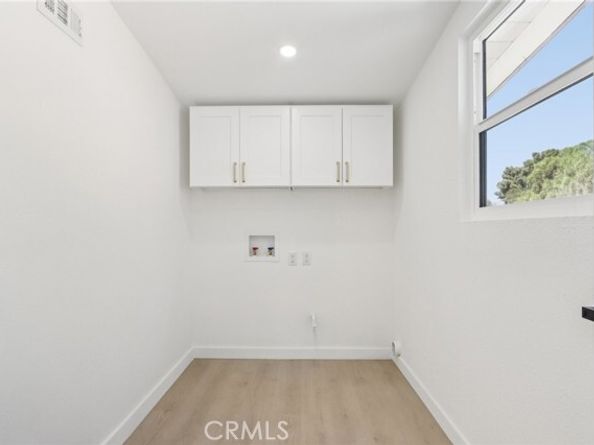 11060 Vanda Way, Burbank CA 91352