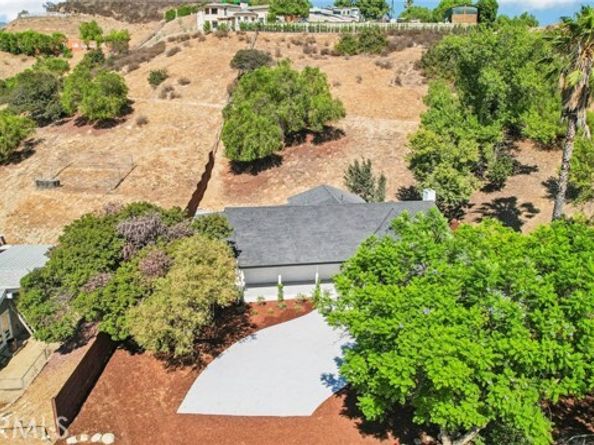 11060 Vanda Way, Burbank CA 91352