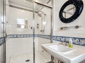 5223 Alhama Drive, Woodland Hills (los Angeles) CA 91364