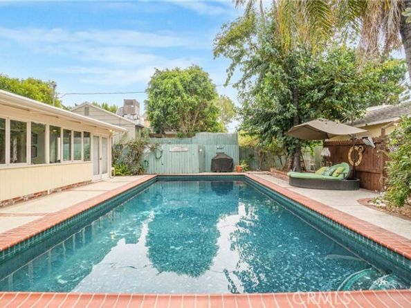 5223 Alhama Drive, Woodland Hills (los Angeles) CA 91364