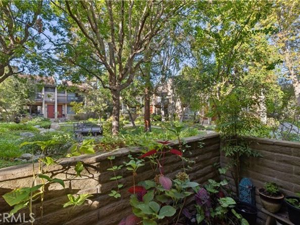 21900 Marylee 281, Woodland Hills (los Angeles) CA 91367