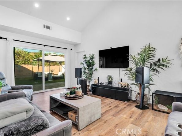 6118 Ethel Avenue, Los Angeles CA 91401