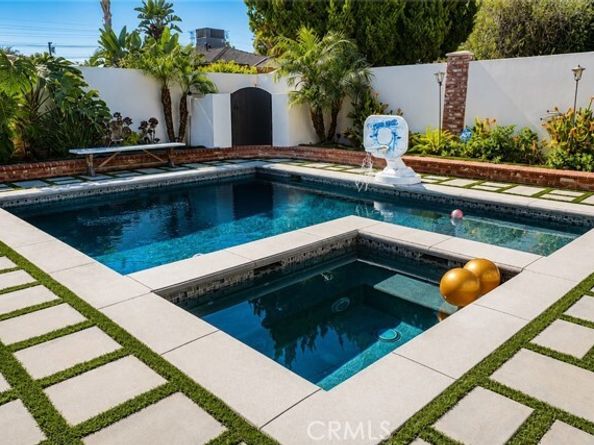 8951 Yolanda, Northridge (los Angeles) CA 91324
