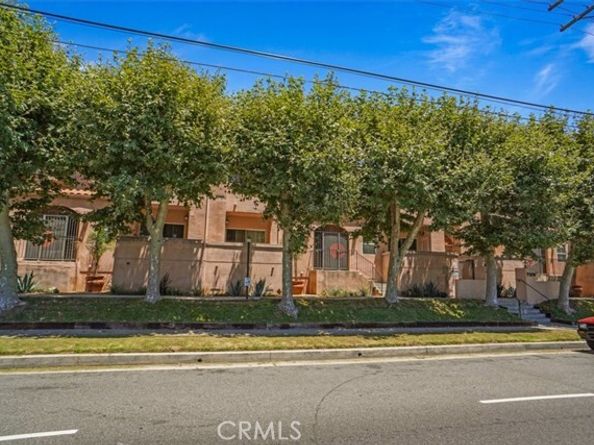 7320 Balboa Boulevard 205, Los Angeles CA 91406