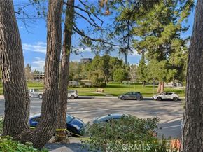 5757 Owensmouth Avenue 20, Woodland Hills (los Angeles) CA 91367