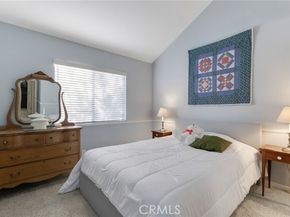 5757 Owensmouth Avenue 20, Woodland Hills (los Angeles) CA 91367