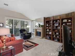 5757 Owensmouth Avenue 20, Woodland Hills (los Angeles) CA 91367