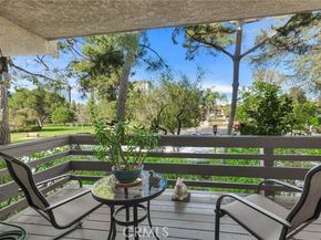 5757 Owensmouth Avenue 20, Woodland Hills (los Angeles) CA 91367