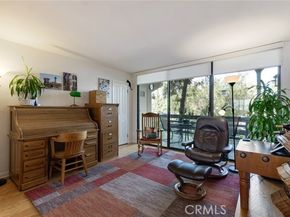 5757 Owensmouth Avenue 20, Woodland Hills (los Angeles) CA 91367