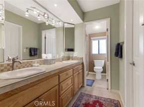 5757 Owensmouth Avenue 20, Woodland Hills (los Angeles) CA 91367