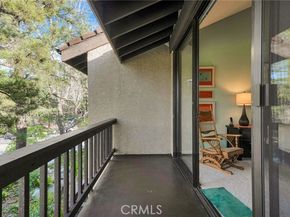 5757 Owensmouth Avenue 20, Woodland Hills (los Angeles) CA 91367