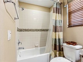 8501 Browns Creek, Canoga Park (los Angeles) CA 91304