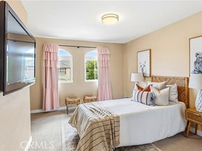 8501 Browns Creek, Canoga Park (los Angeles) CA 91304