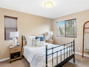 8501 Browns Creek, Canoga Park (los Angeles) CA 91304