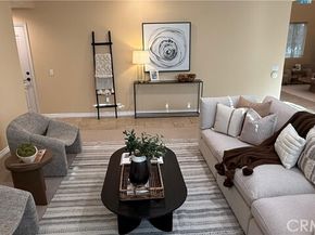 8501 Browns Creek, Canoga Park (los Angeles) CA 91304