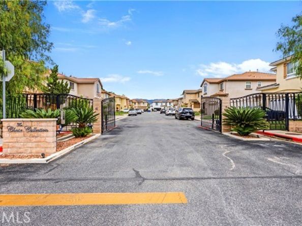 8501 Browns Creek, Canoga Park (los Angeles) CA 91304