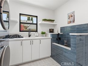 23925 Crosson Drive, Woodland Hills (los Angeles) CA 91367
