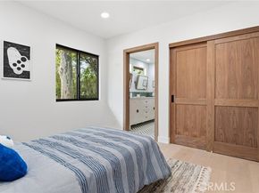 23925 Crosson Drive, Woodland Hills (los Angeles) CA 91367