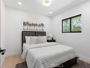 23925 Crosson Drive, Woodland Hills (los Angeles) CA 91367
