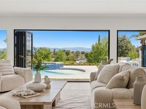 23925 Crosson Drive, Woodland Hills (los Angeles) CA 91367