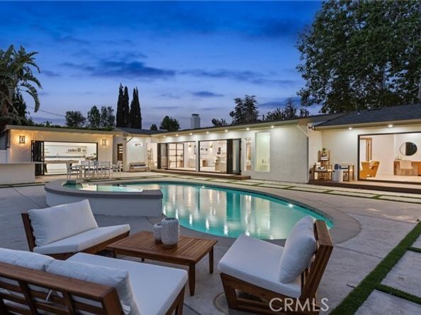 23925 Crosson Drive, Woodland Hills (los Angeles) CA 91367