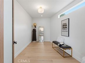 23925 Crosson Drive, Woodland Hills (los Angeles) CA 91367