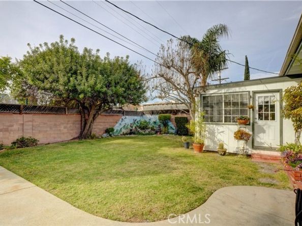 7115 Park Manor Ave, North Hollywood (los Angeles) CA 91605