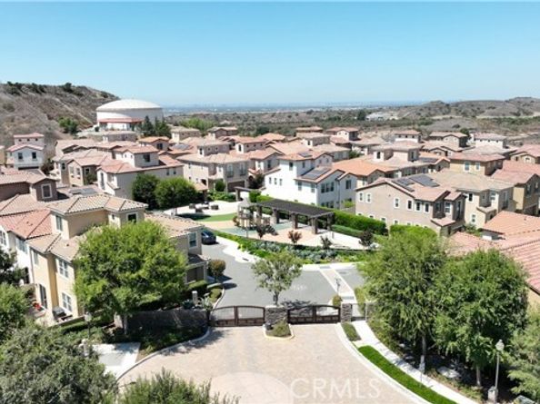 333 Calle Elegante, Lake Forest (el Toro) CA 92630
