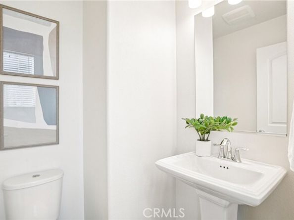 333 Calle Elegante, Lake Forest (el Toro) CA 92630