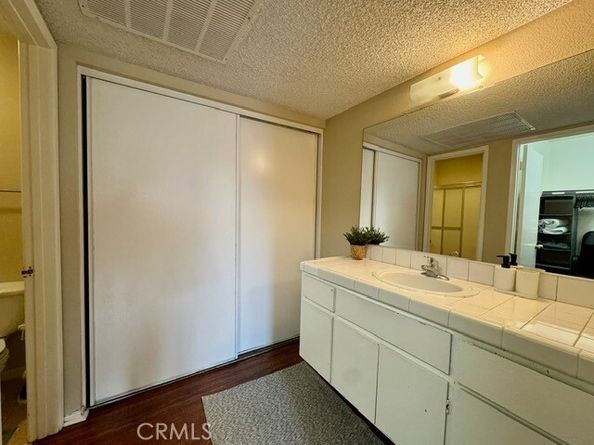 23288 Orange Avenue 5, Lake Forest (el Toro) CA 92630