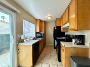 23288 Orange Avenue 5, Lake Forest (el Toro) CA 92630
