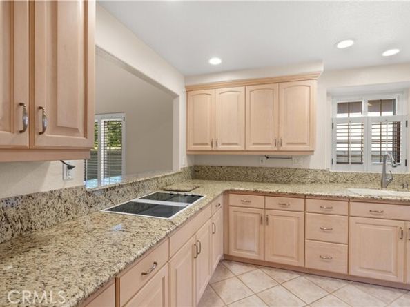 3 Portsmouth, Laguna Hills CA 92679