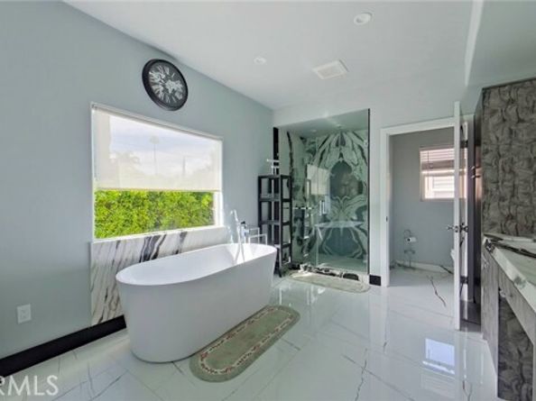 6937 Kian Court, Van Nuys (los Angeles) CA 91406