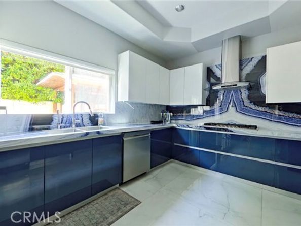 6937 Kian Court, Van Nuys (los Angeles) CA 91406