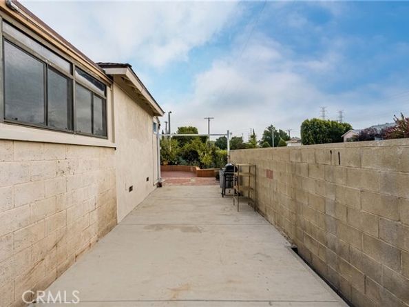 9085 Remick Avenue, Arleta (los Angeles) CA 91331