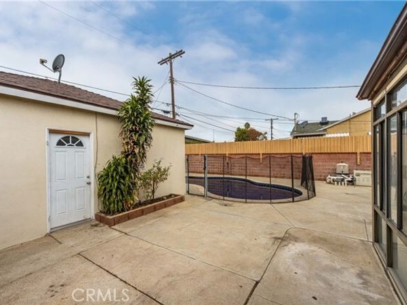 9085 Remick Avenue, Arleta (los Angeles) CA 91331