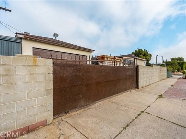 9085 Remick Avenue, Arleta (los Angeles) CA 91331