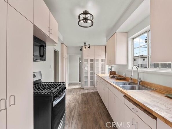 7000 Nagle, North Hollywood (los Angeles) CA 91605