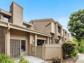 3330 Caminito Eastbluff