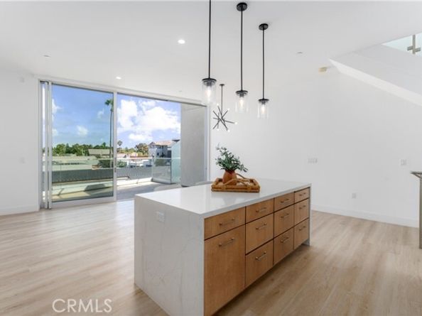 2648 State Street, Carlsbad CA 92008