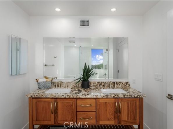 2648 State Street, Carlsbad CA 92008